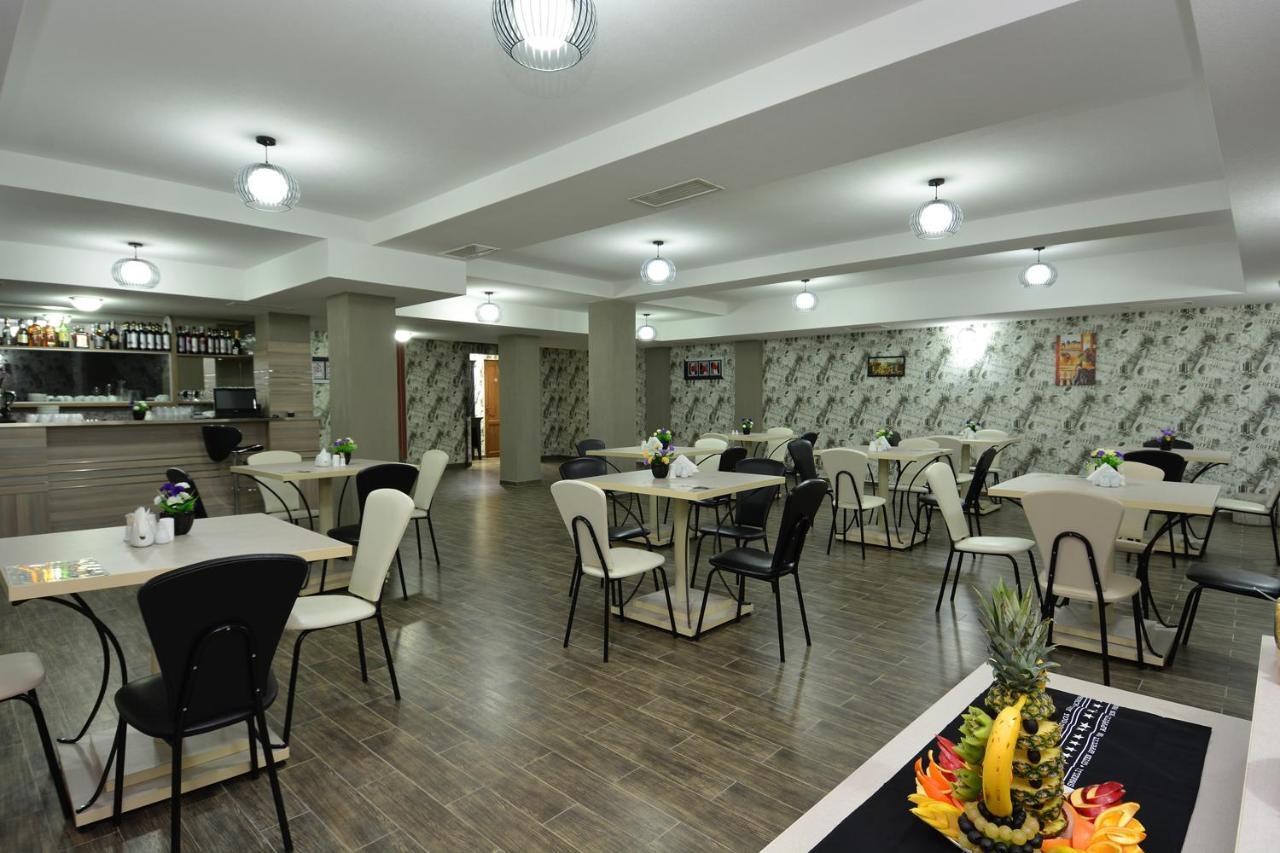 Granada Hotel And Restaurant Тбилиси Экстерьер фото